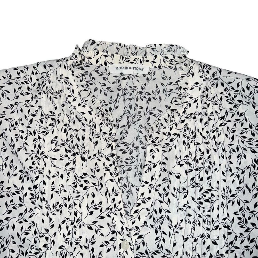 MOD BOUTIQUE Cream & Black leaf Print V-Neck Blouse L - Picture 3 of 7